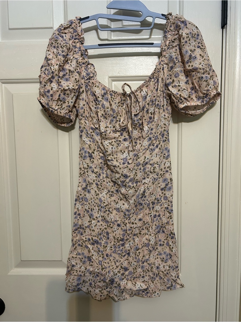 Elodie floral dress. Womens size small. NWT.